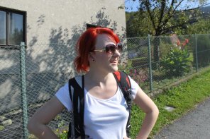 amateur-Foto Sunglasses and a backpack