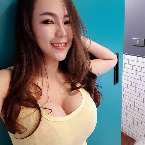 foto amateur Yellow Top