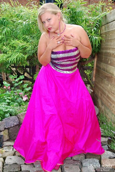 Meile 20080705-00011 nude