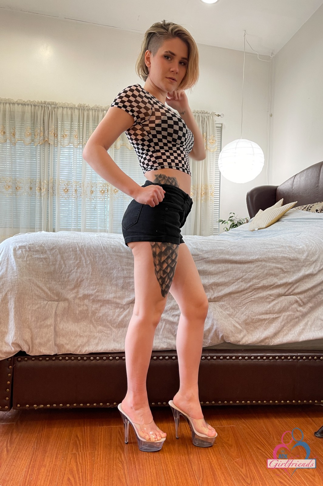 amateur photo ada010ATK_392705008