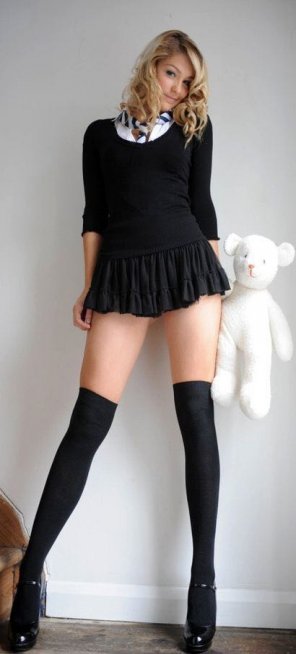 amateur pic Clothing Thigh Black Leg Human leg 