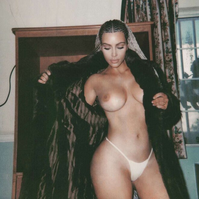 Sexy Kim nude
