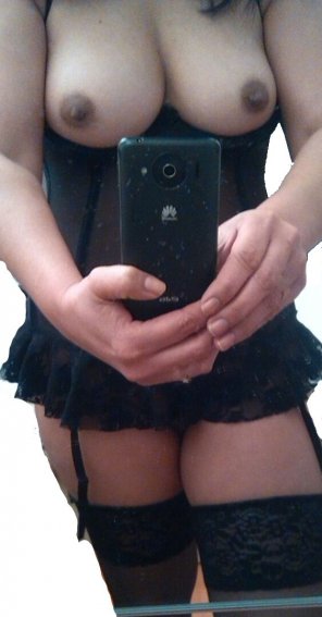 amateurfoto Dressed up for sexclub. Open cup bra and no panties... ready to please a lot of men. Comment if you like more [f][oc]