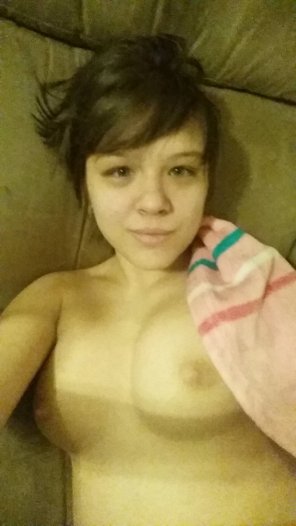 amateur pic [F] Like my bed head?