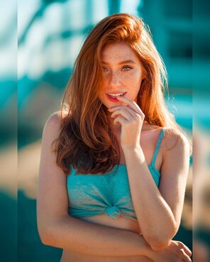 アマチュア写真 Madeline Ford