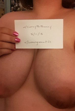 foto amatoriale [Image] [Verification] There's a new bunny on the farm ðŸ‡
