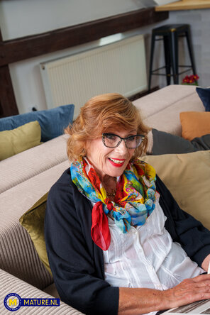 foto amateur 38-maturenl-petra-75---toms-xxxl-takes-on-horny-czech-granny-petra-and-fucks-her-with-his-huge-big-fat-dick-x260-1700x2500px