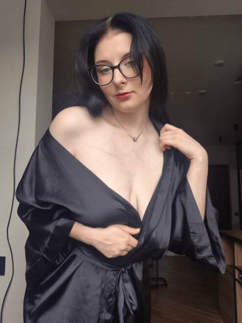 swipe if non-standard boobs turn you on 2