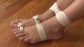 photo amateur Feet tightly tied