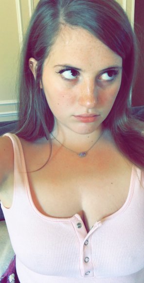 amateur-Foto Iâ€™ll make this [f]ace so you know the pouting is for real