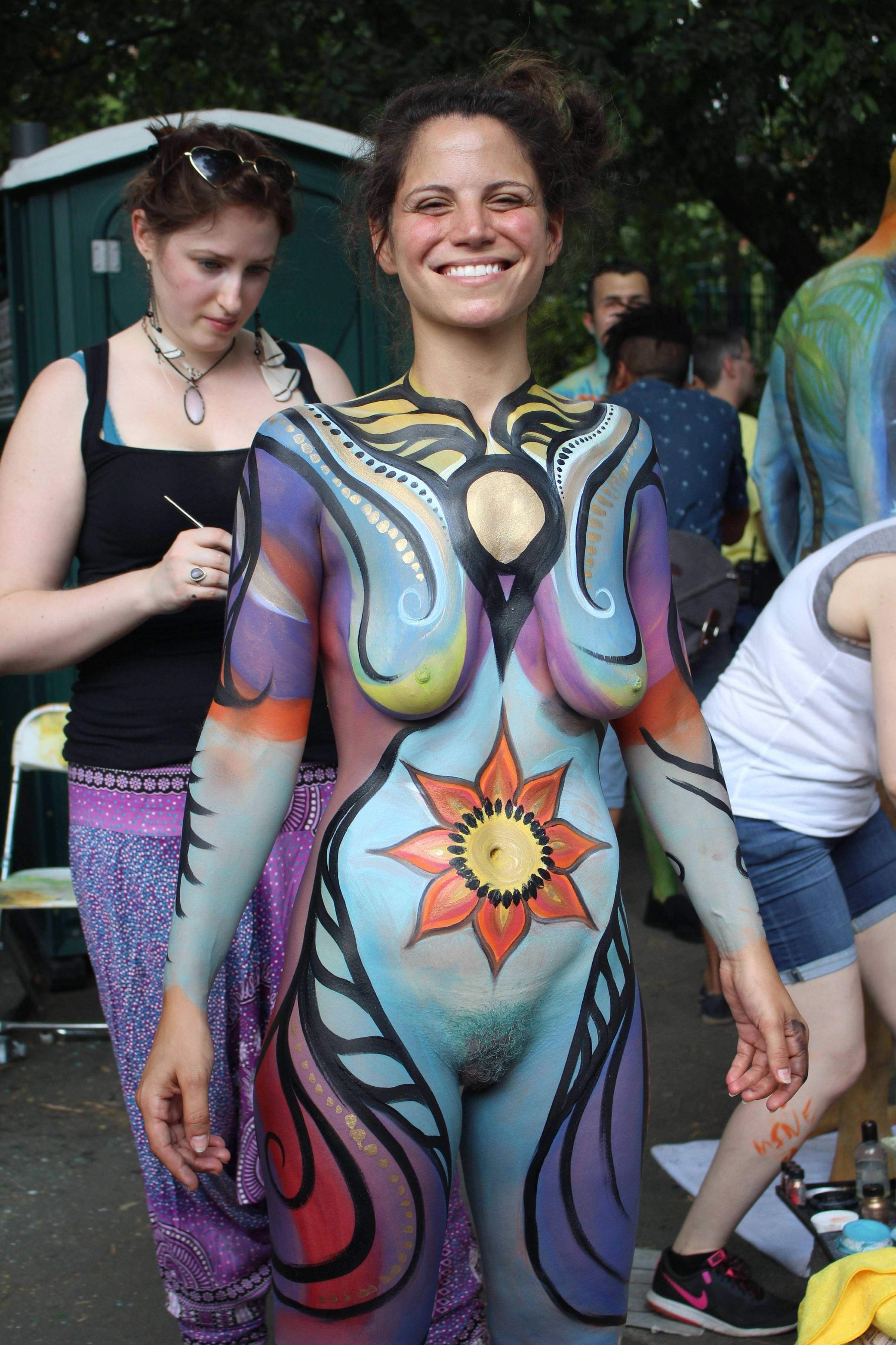 Fully nude bodypainted cutie in New York. 