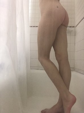 foto amatoriale [F] I wish you all could have joined me in the shower today!
