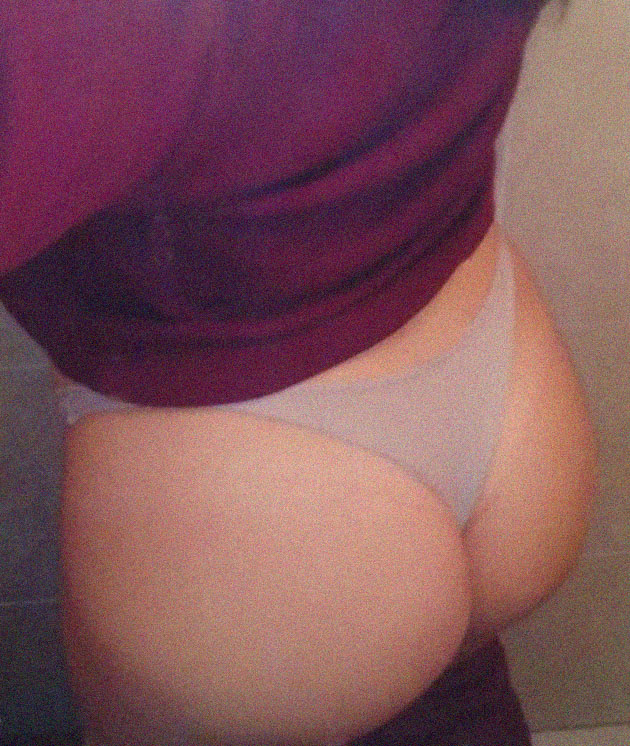 Low quality pic, but decent quality ass Porn Pic - EPORNER