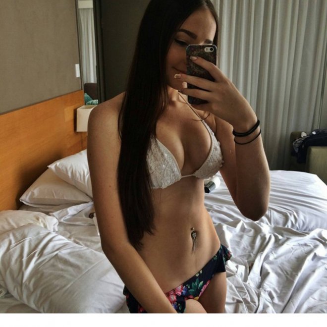 Aussie bikini selfie