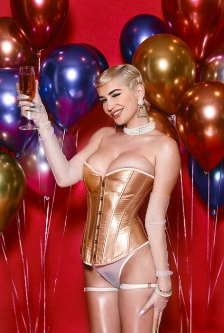 amateur photo 70923616_034_fd2b