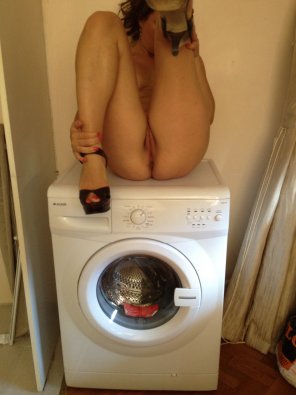 zdjęcie amatorskie Washing machine Major appliance Clothes dryer Home appliance Laundry 