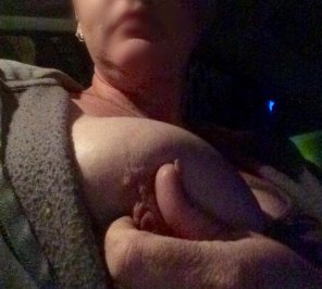 photo amateur [image]Backseat on the way home from seeing a movie with friends. I was torn between watching my wife and thinking we were going to die, because the d