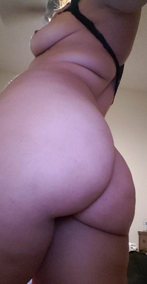 amateur pic It's hard to take butt selfies but it's worth it for you!