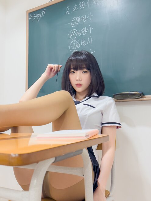 Kang-In-kyung-Collection-MrCong.com-051