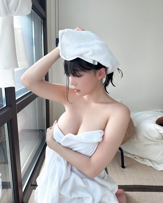 Kang-In-kyung-Collection-MrCong.com-334