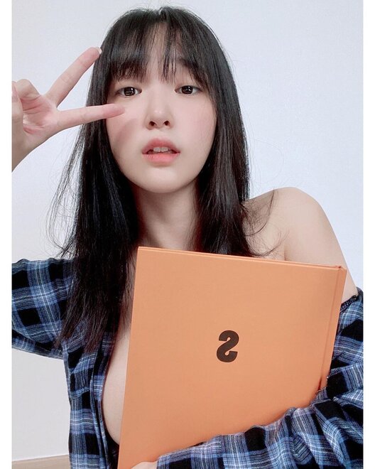 Kang-In-kyung-Collection-MrCong.com-362