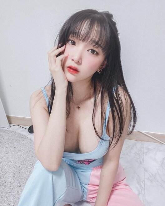 Kang-In-kyung-Collection-MrCong.com-369