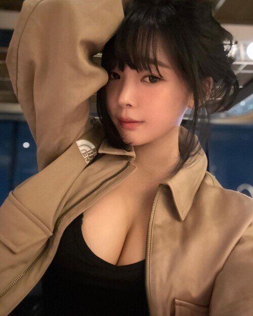 Kang-In-kyung-Collection-MrCong.com-401