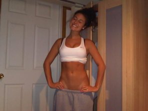 amateur pic PictureShe works out