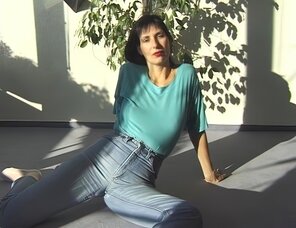 amateur photo Amateur porn actress Gabrielle Hannah in sexy jeans strips on a sunny day (17)