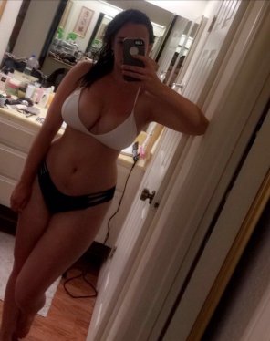 photo amateur Showing new bikini
