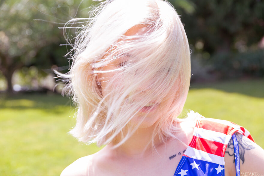 MetArt_Enjoy-Life_Bianca-Bell_high_0135