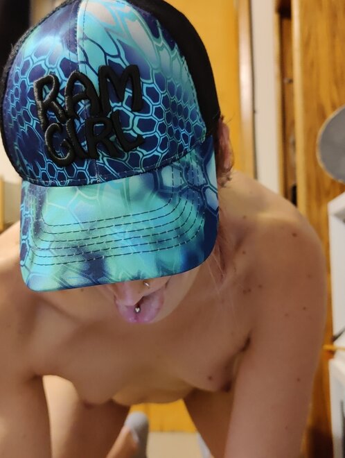 Just [f]ound out the group likes hats ðŸ¤·â€â™€ï¸
