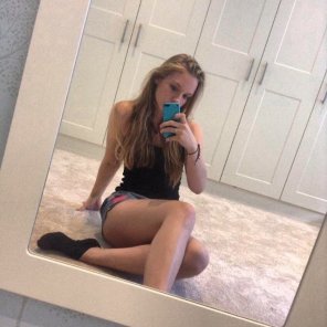 photo amateur Clothing Selfie Leg Thigh Mirror 