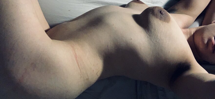 Rolling around in bed all morning. [OC] [F21]