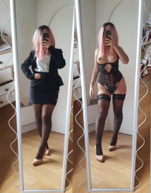 amateur-Foto My colleagues have no idea what I wear under my business outfit [oc]