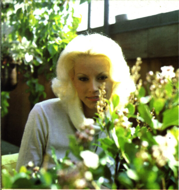 84002_Seka_-_Verena18s_Birthday_-_Photostory_04_123_672lo