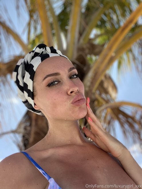 Pics by @onlyforfan_online 431