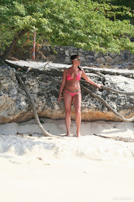 ArubaBeach-009-topaz-denoise-faceai