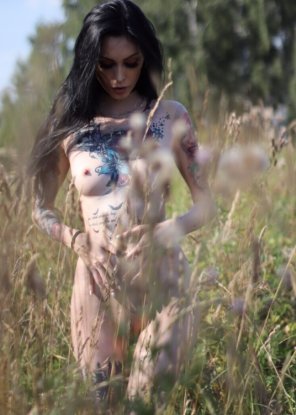 foto amadora Thoughtless Mary, got lost in the forest naked