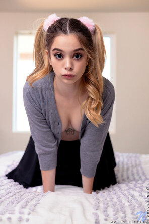 amateur photo molly-little-kinky-coed-in-bed-5
