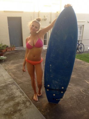 amateur photo Sexy surfer girl