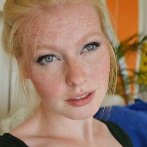 photo amateur Beautiful freckled blonde