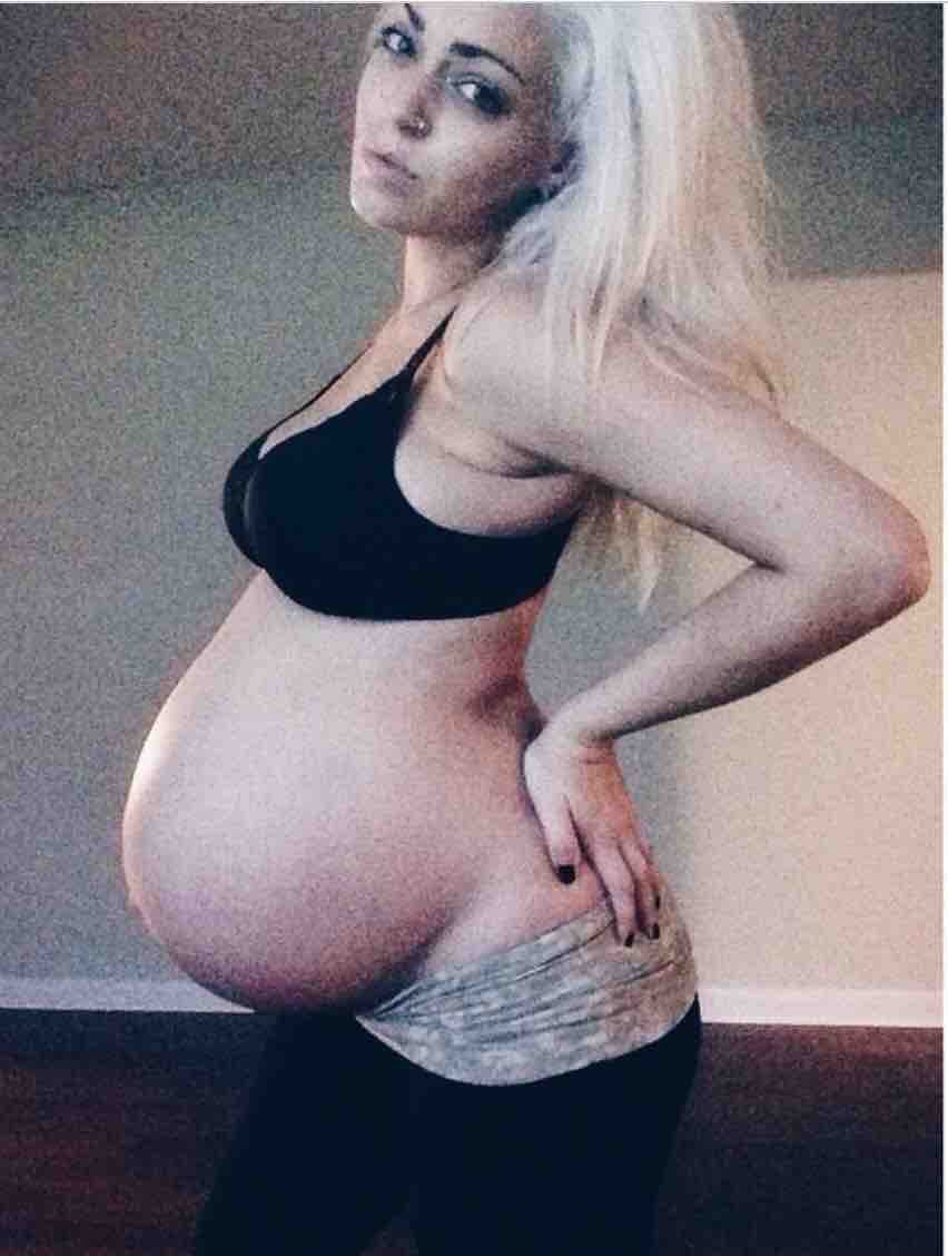 Stunning 9 month blonde pregnant Porn pic