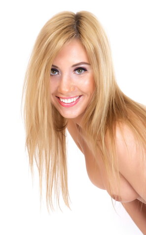 Bunnysaray like a cat