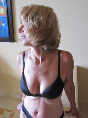 foto amateur Cassio_exposed_mature_milf_gilf_wife_not_my_wife_IMG_23316 [1600x1200]