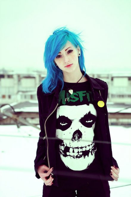 Cute Pale Blue-haired Misfit
