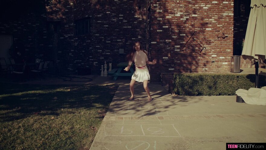 ava-parker-split-screen-teens_1080p.mp4_20240920014807_0003