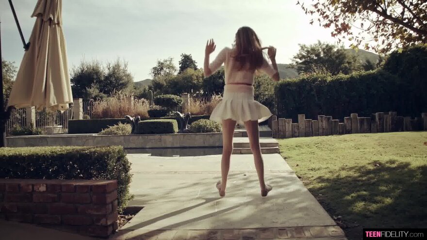 ava-parker-split-screen-teens_1080p.mp4_20240920014807_0013