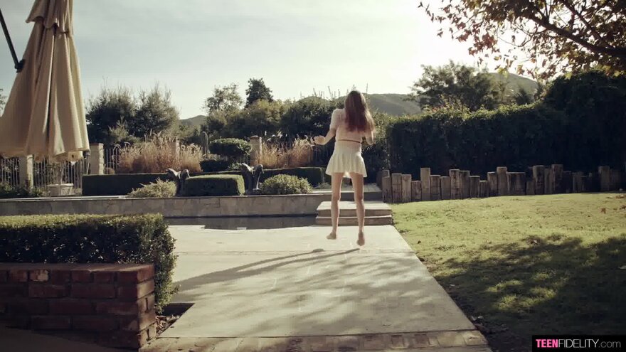 ava-parker-split-screen-teens_1080p.mp4_20240920014807_0015