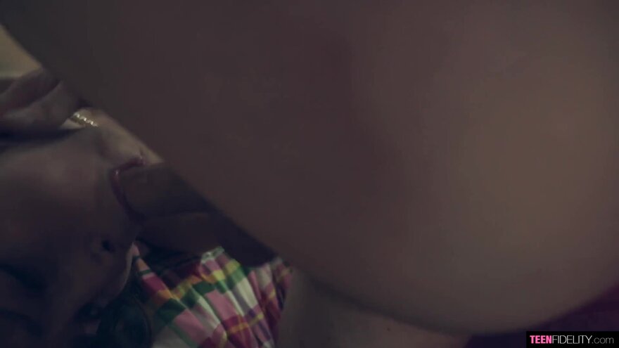 ava-parker-split-screen-teens_1080p.mp4_20240920014807_0149